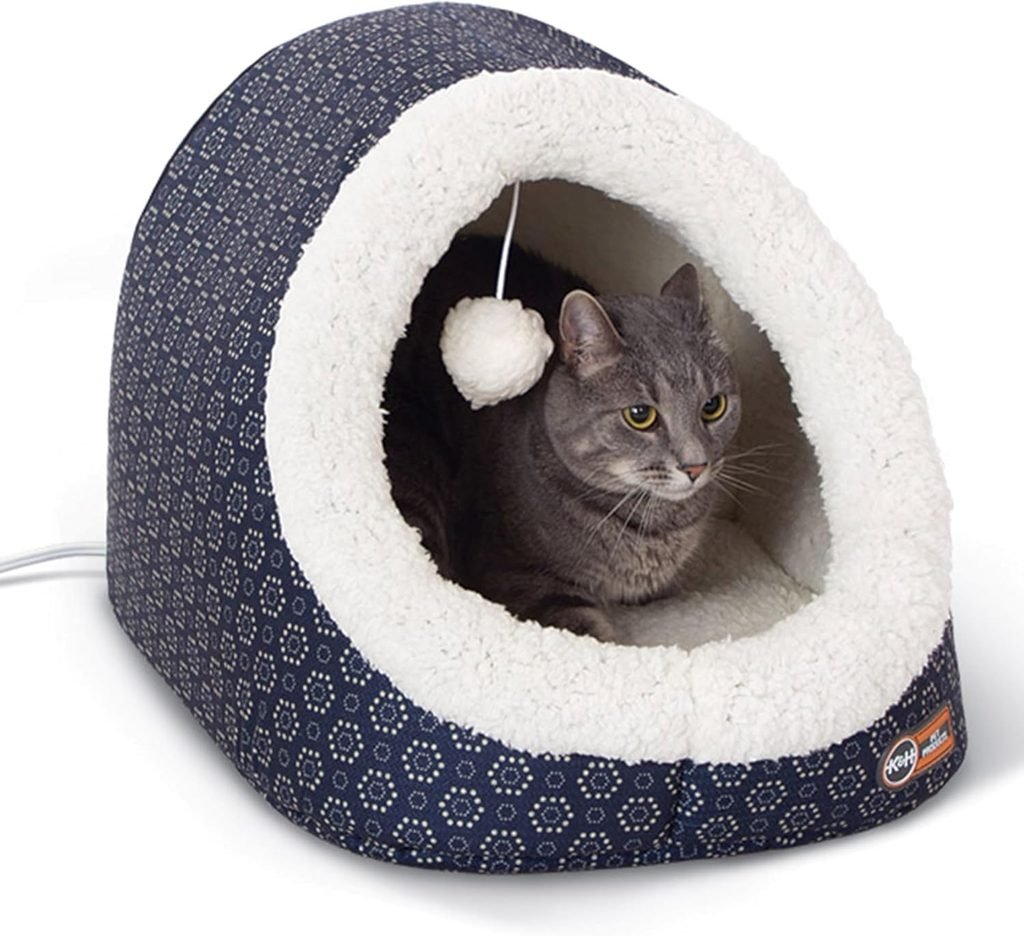 K&H Pet Products Igloo-Style Heated Cat Bed